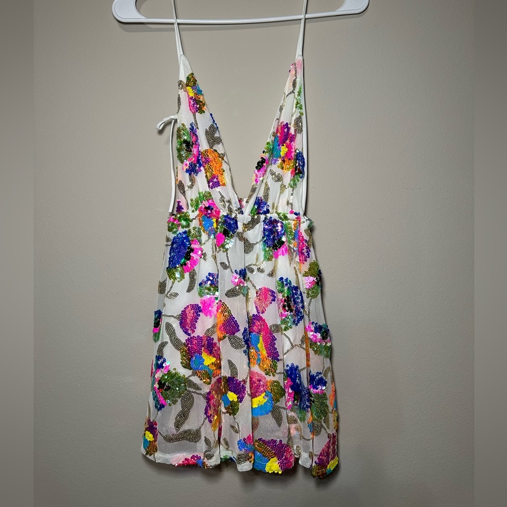 Lucy in the Sky Skylar Sequin Dress In White Multicolor
